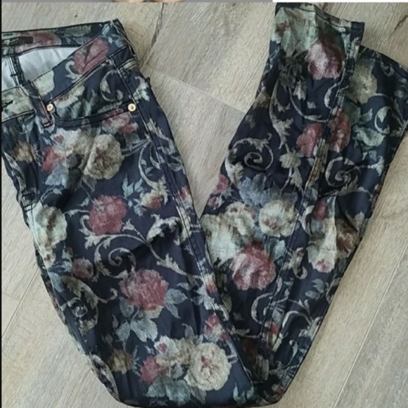 The Skinny in Floral Chintz - Picture 2 of 6